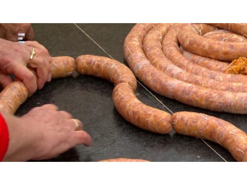 Csípős időben készül a csípős kolbász